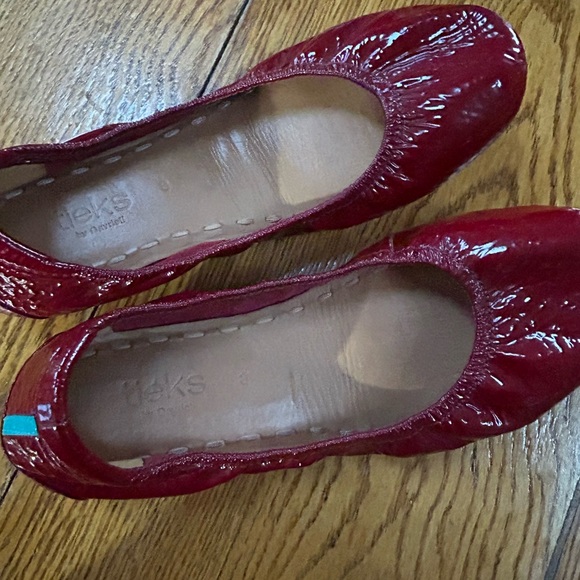 Tieks Ruby Red Patent Ballet flats. Similar to Red Diamond. Size 8. - Picture 1 of 13